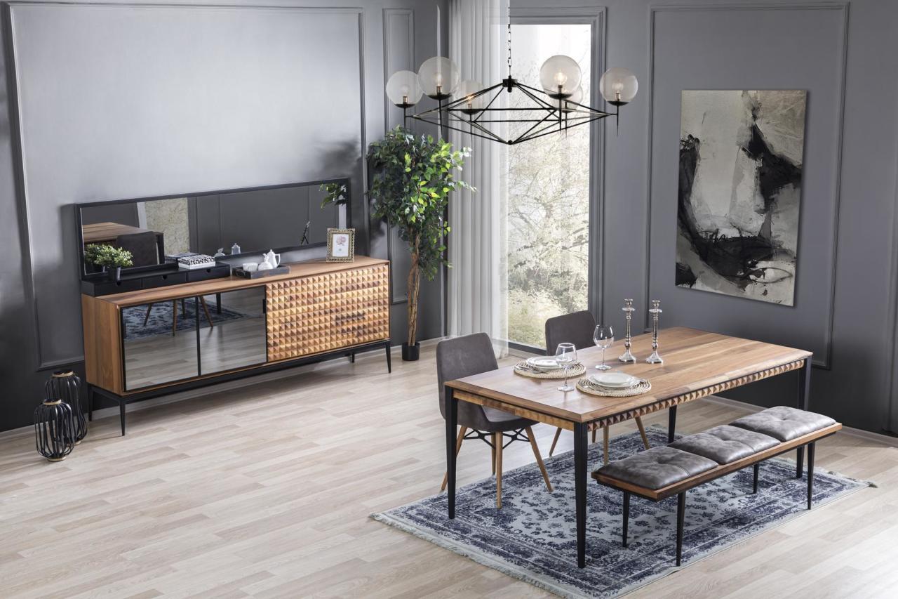 Piramit Yemek Odası